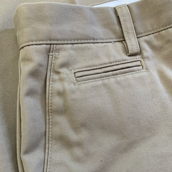Dockers D4 Flat Front Khakis 34 x 32 - Picture 2 of 6